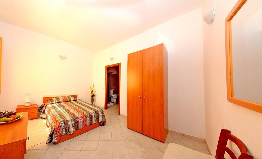 Agriturismo Santa Barbara Sarroch Phòng bức ảnh